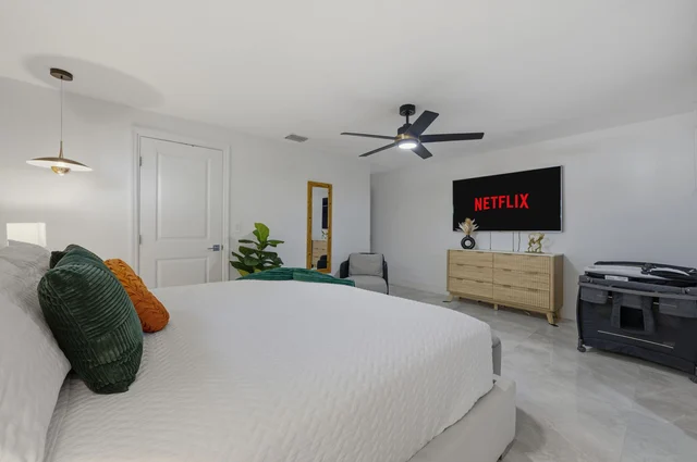 Bedroom image 1