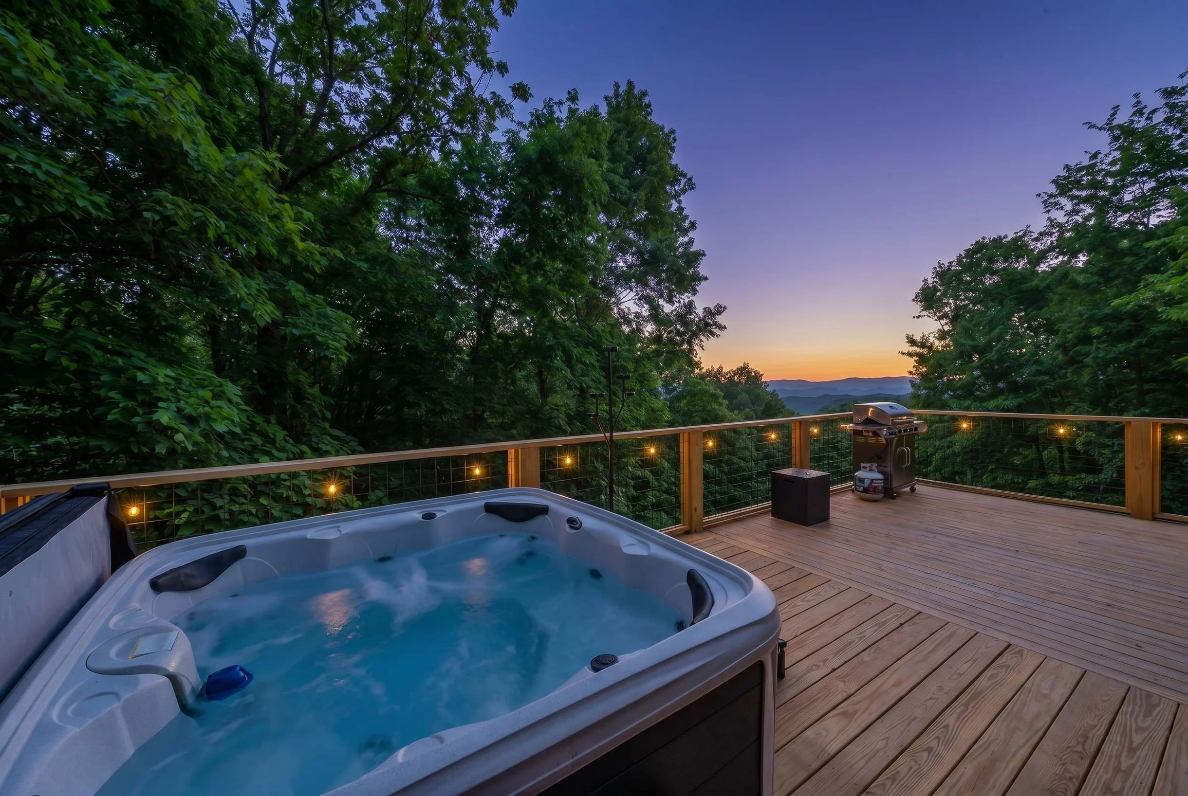 Home in Weaverville property photo 4