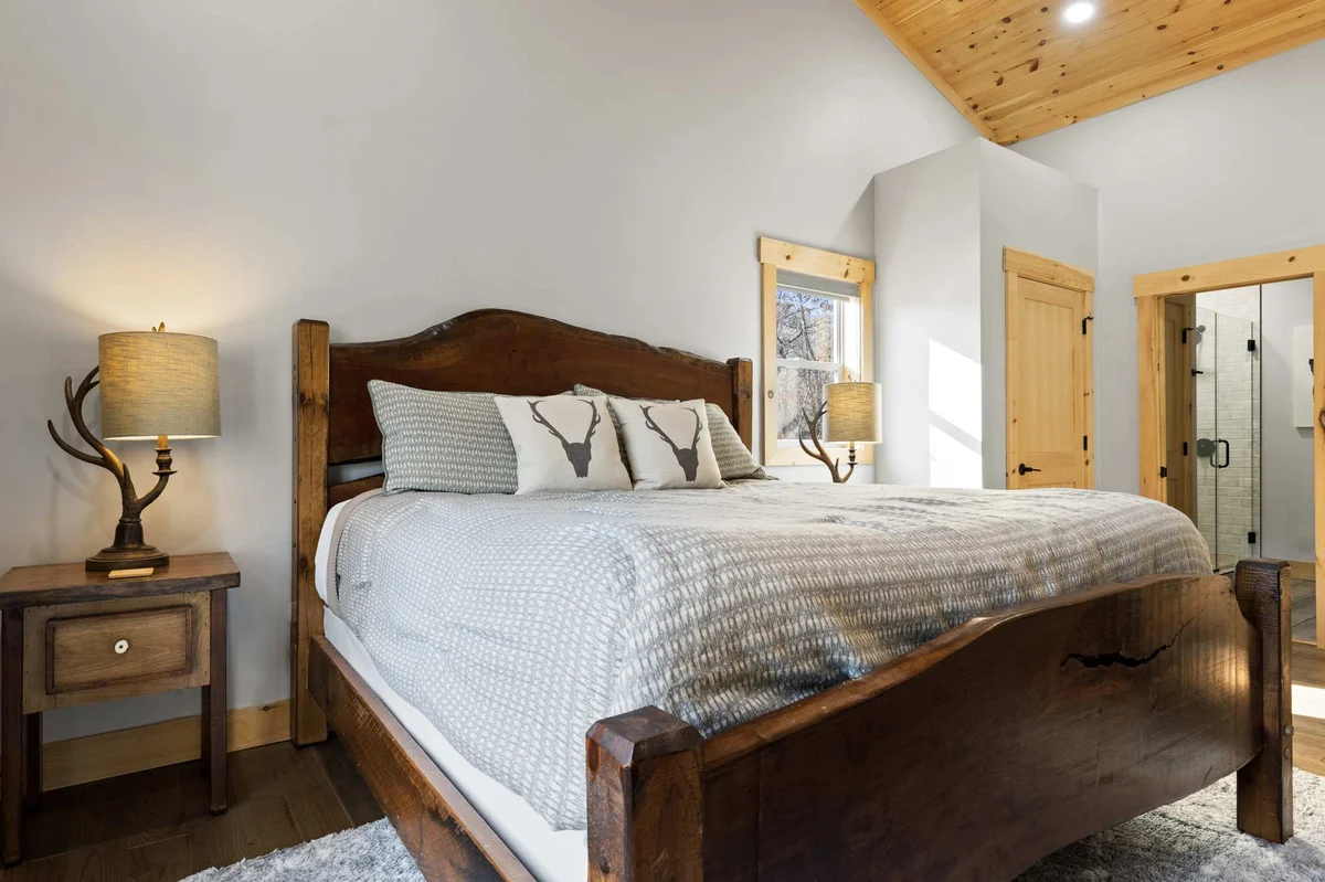 Bedroom image 1