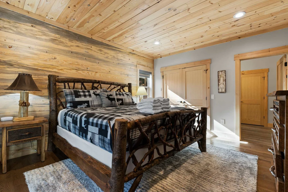 Bedroom image 1