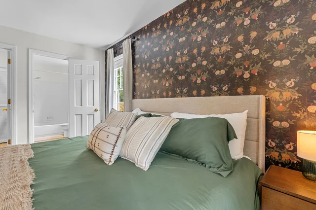 Bedroom image 1