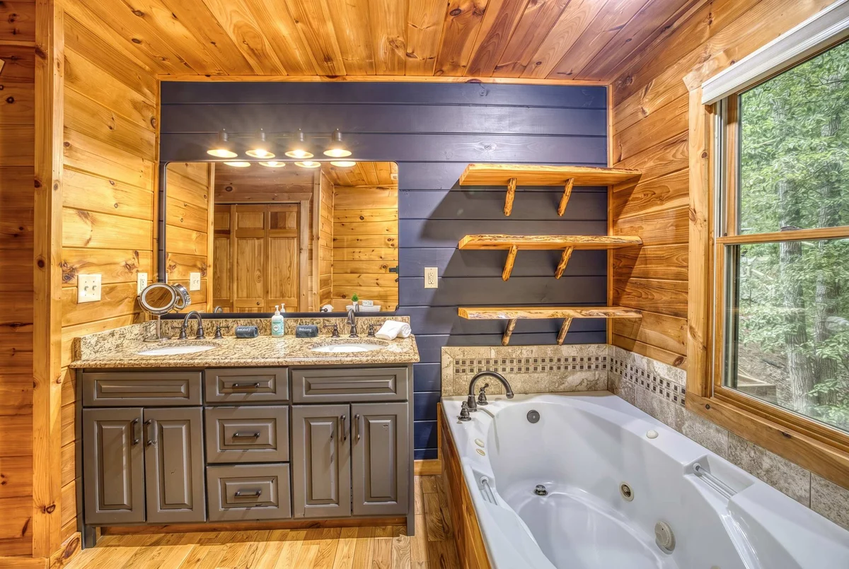 Bathroom image 1
