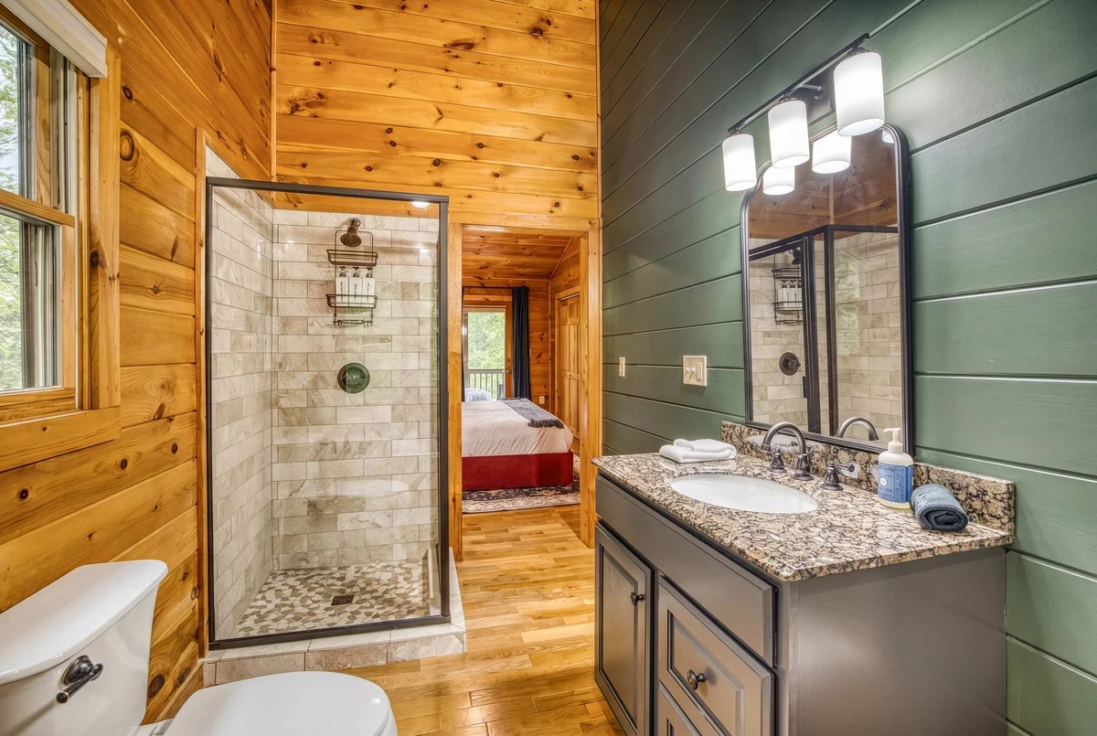 Bathroom image 1