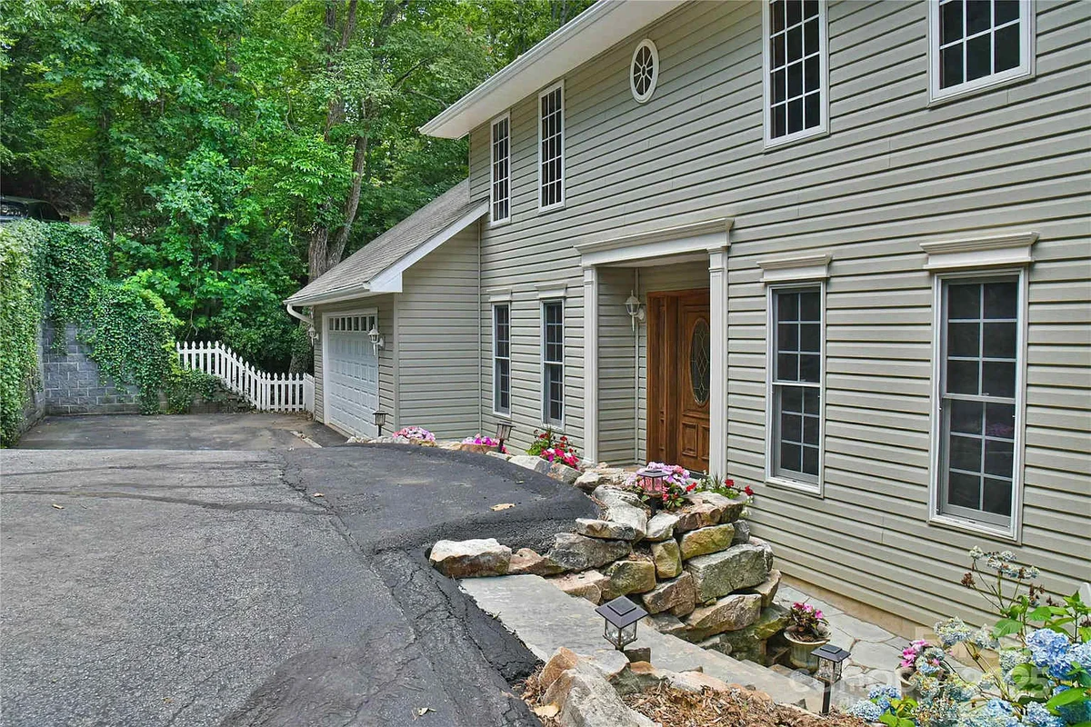 Home in Asheville property photo 16