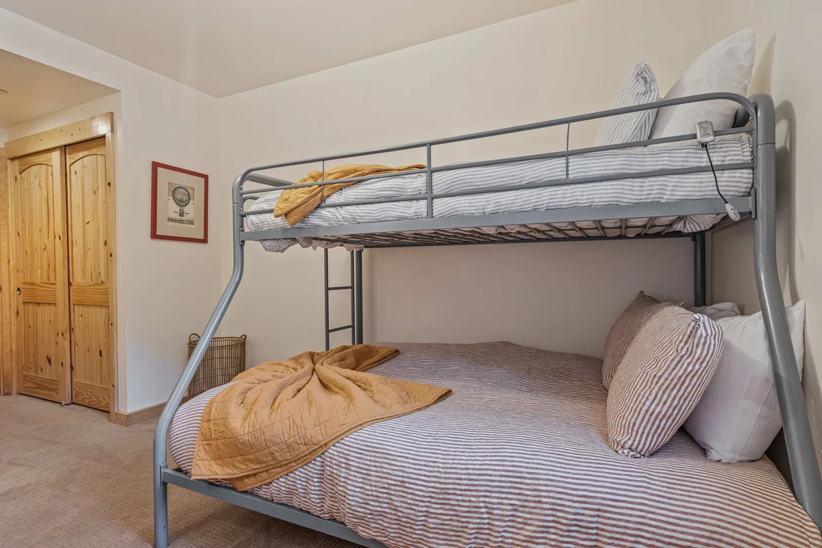 Bedroom image 1