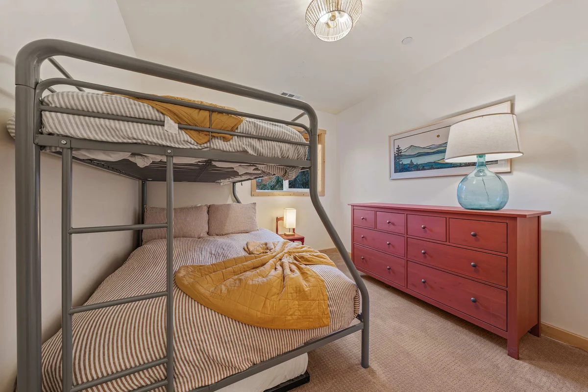Bedroom image 1