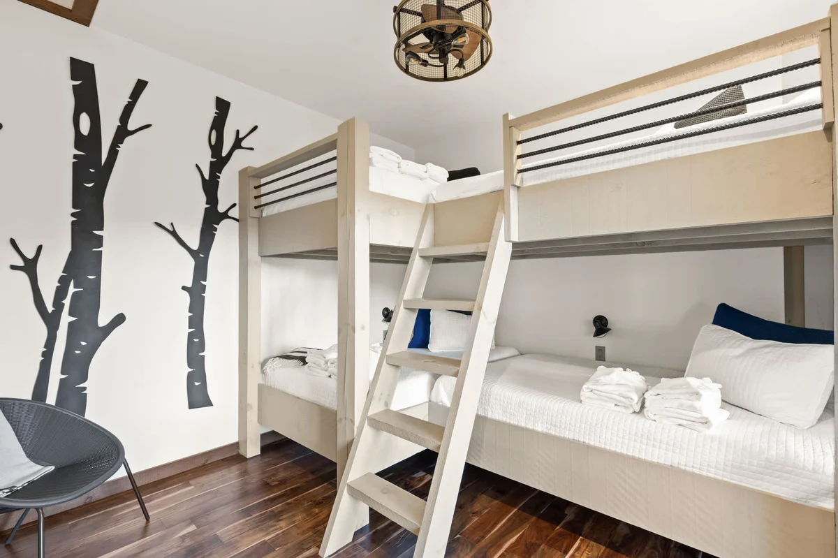 Bedroom image 1