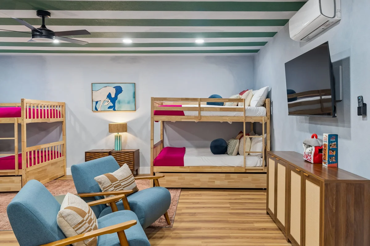 Bedroom image 1
