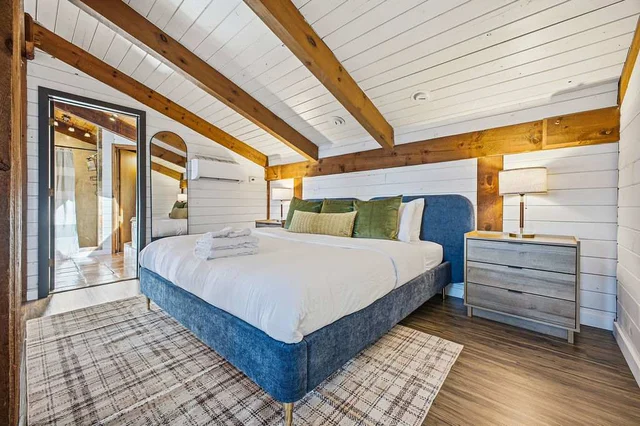 Bedroom image 1