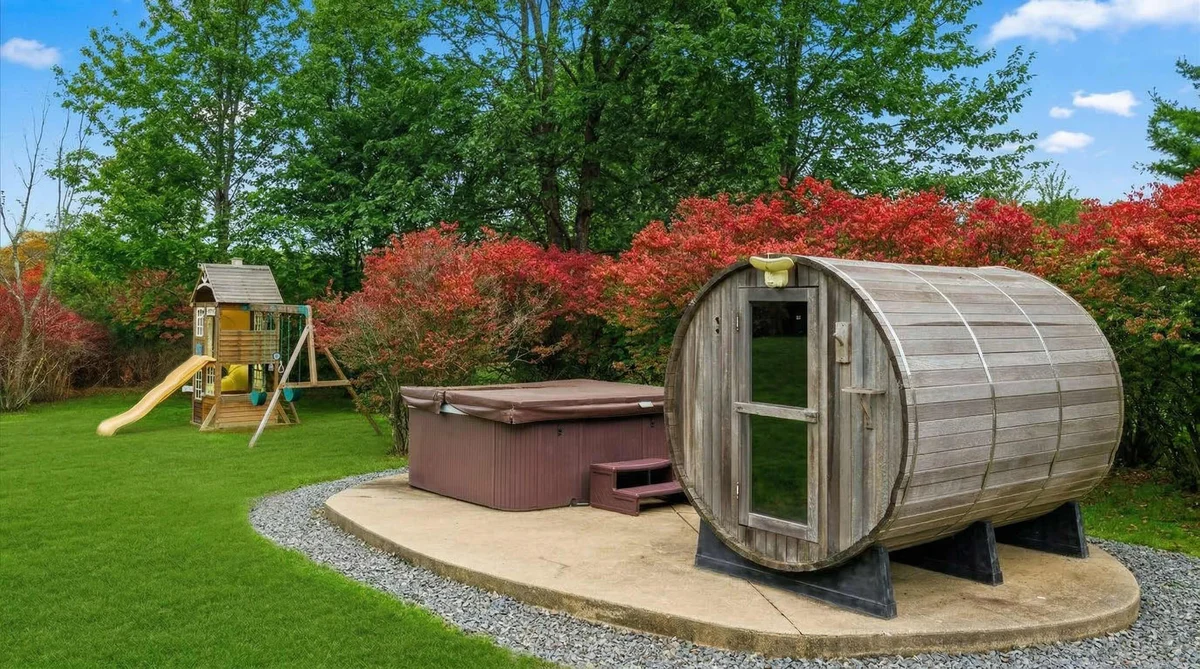 Hot Tub, Sauna, Game Room, Fire Pit property photo 2