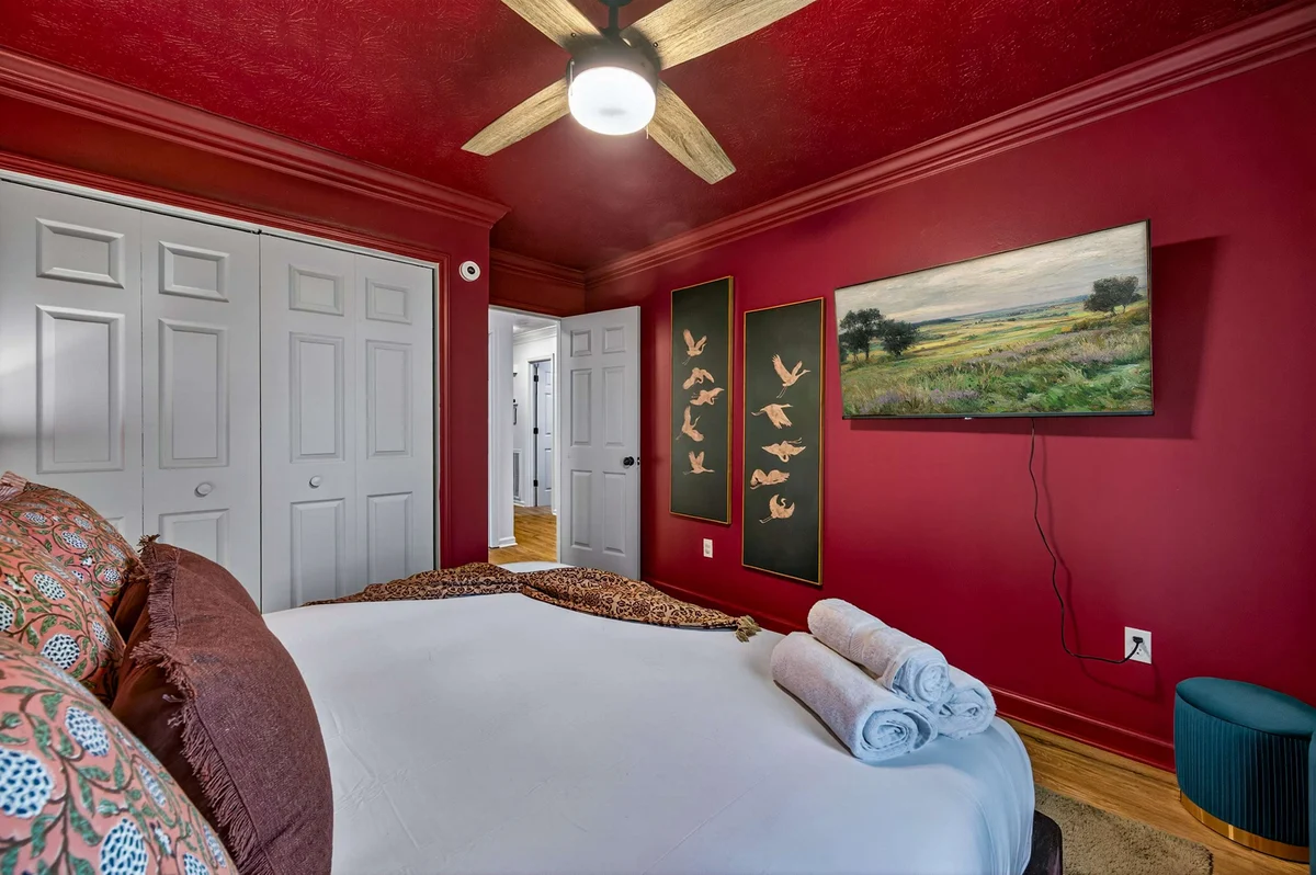 Bedroom image 1