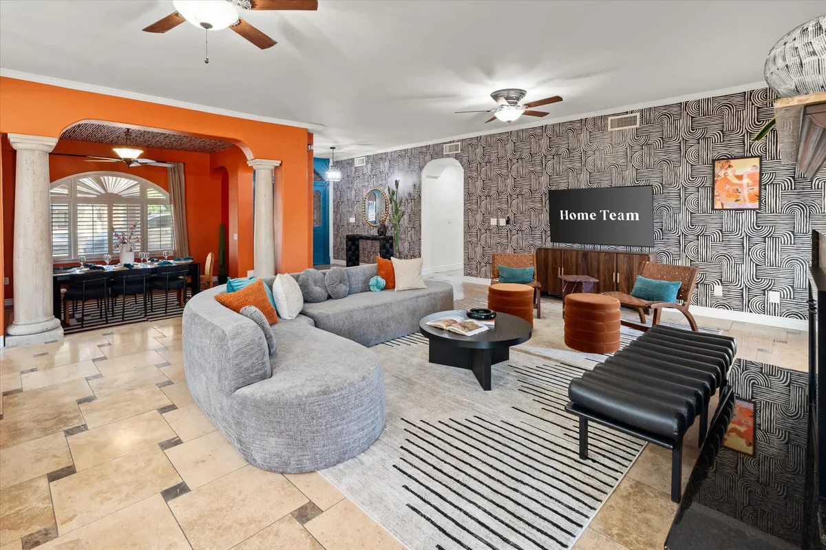Home in Phoenix property photo 5