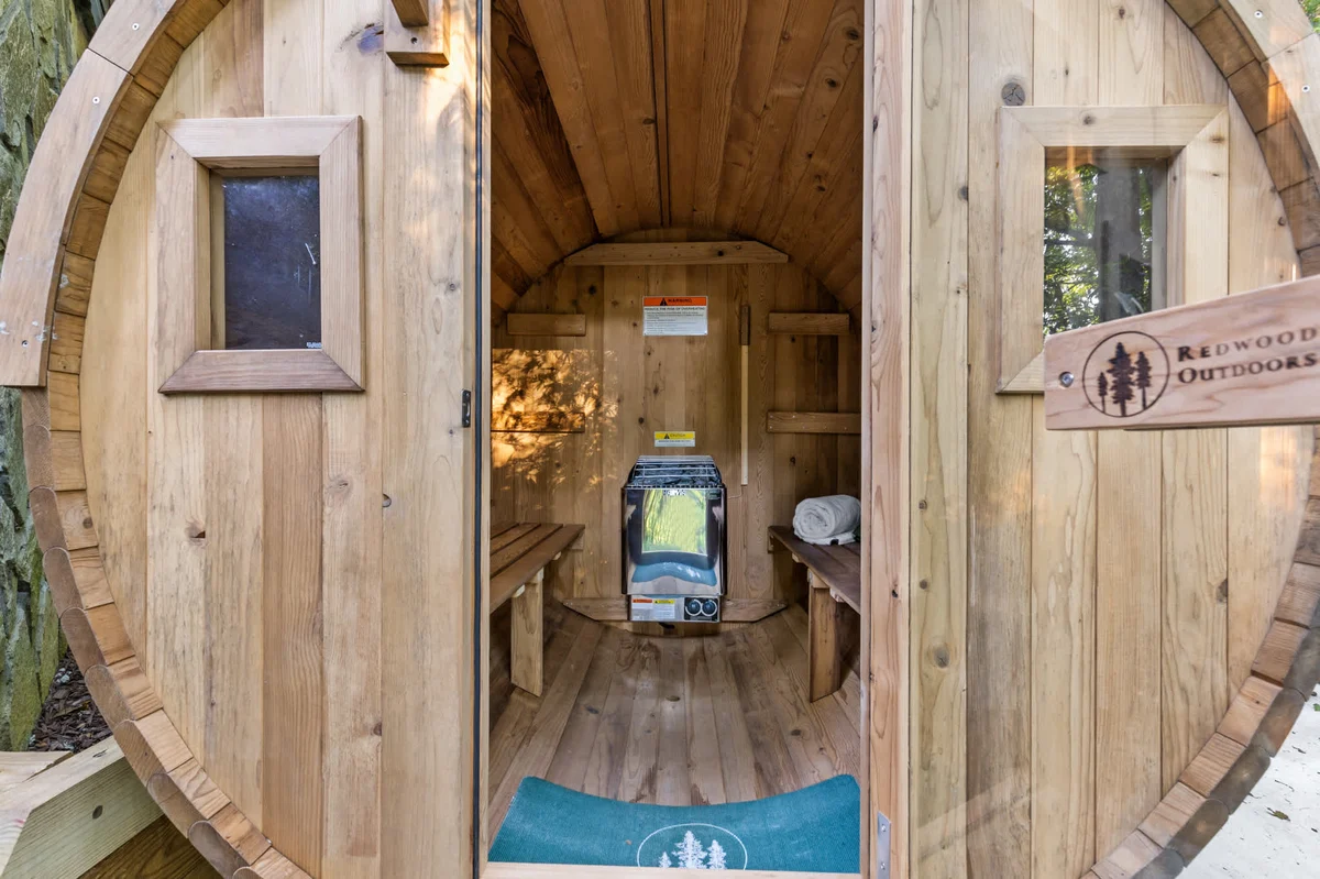 Starry Skies: Sauna, S'mores & Pickleball Retreat property photo 4