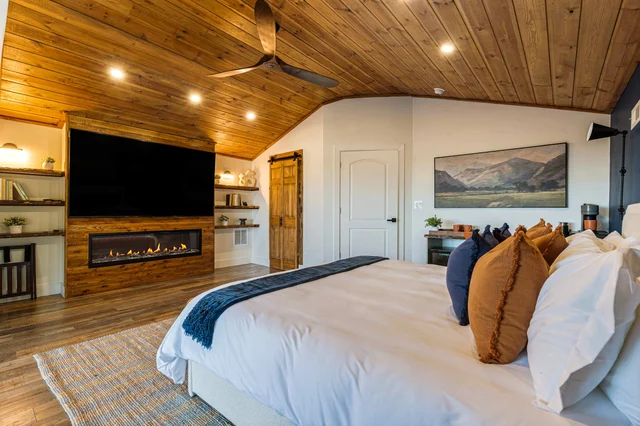 Bedroom image 1