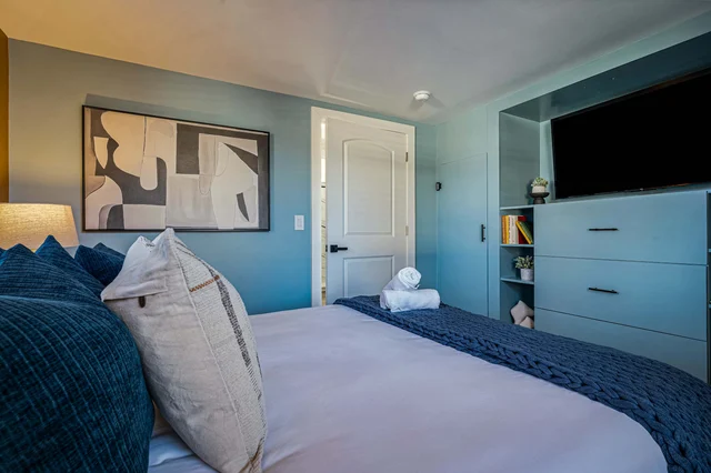 Bedroom image 1