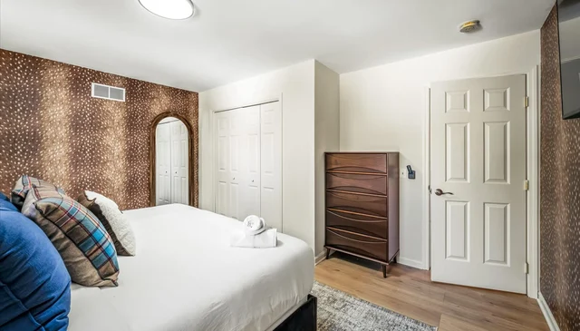 Bedroom image 1