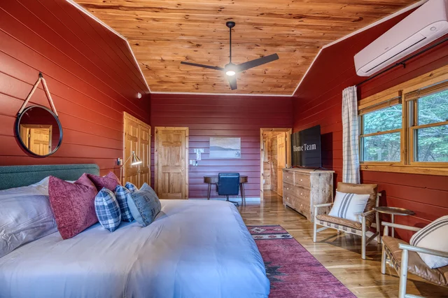 Bedroom image 1