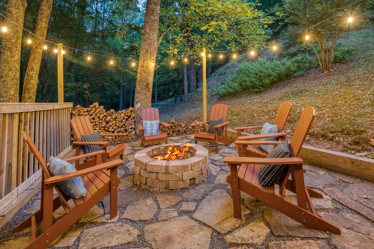 Blue Bear Cabin, Views + Hot Tub + Sports Court property photo 5