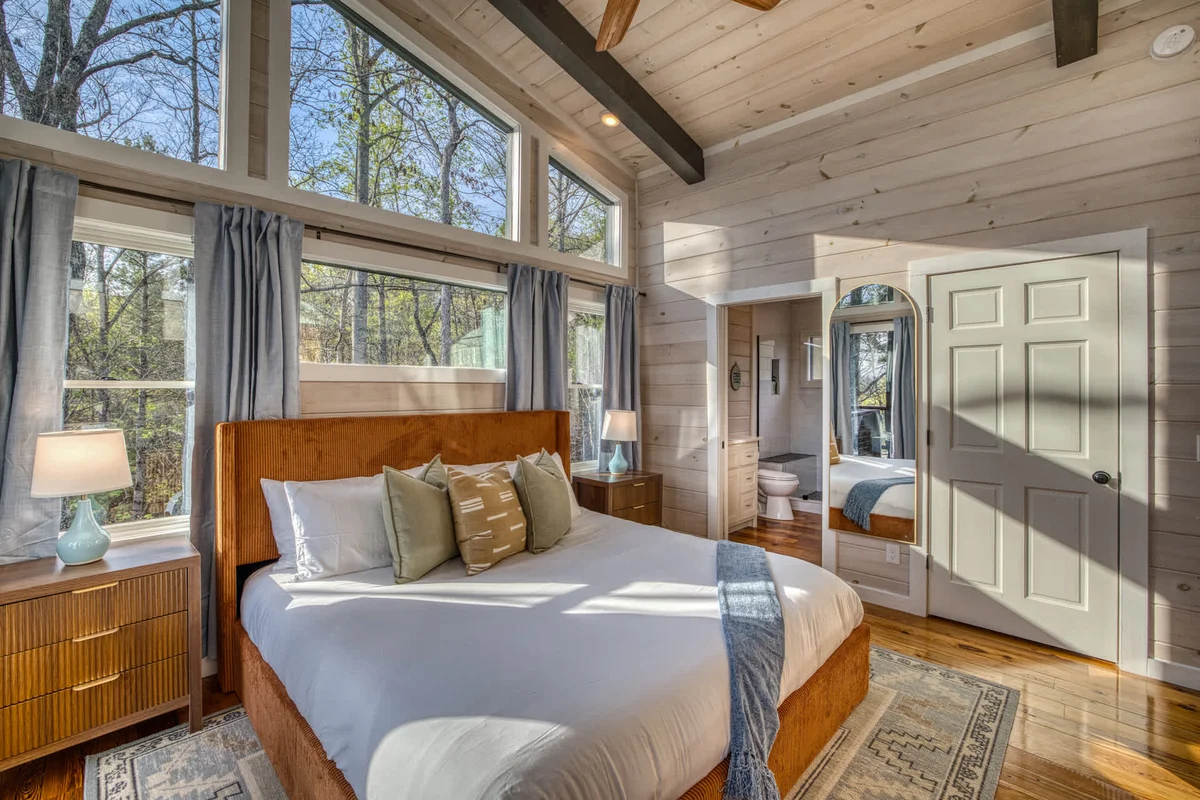 Bedroom image 1