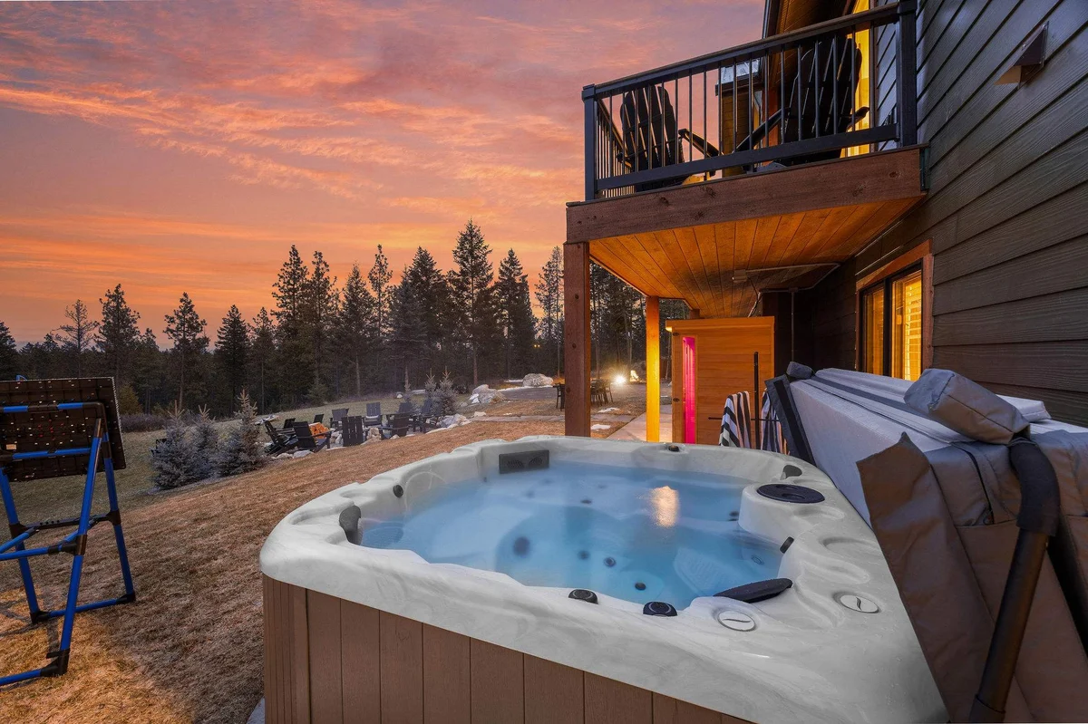 The Tamarack: Fall Basecamp, Sauna & Game Room property photo 2