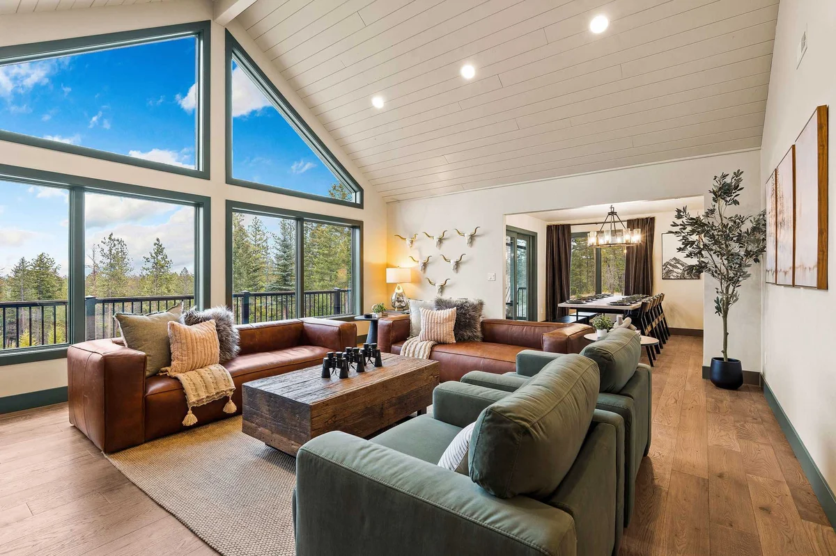 The Tamarack: Fall Basecamp, Sauna & Game Room property photo 3
