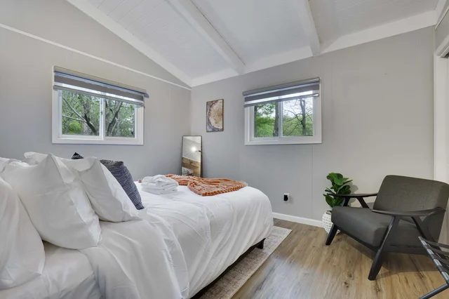 Bedroom image 1