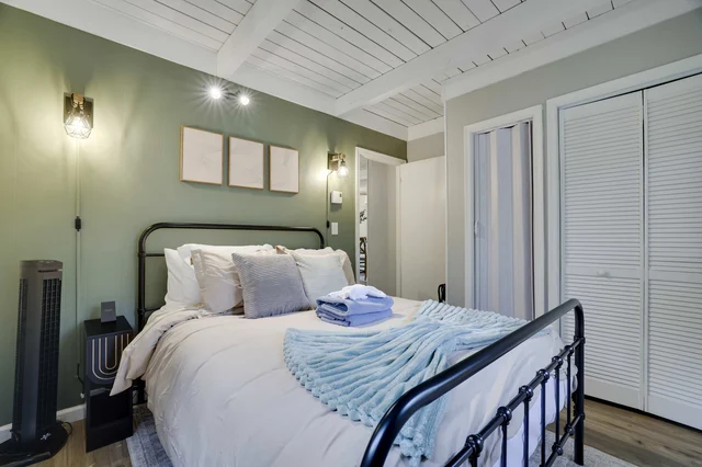 Bedroom image 1
