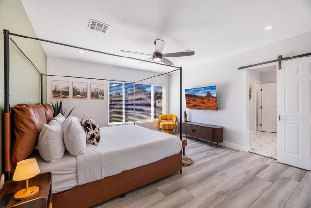 Bedroom image 1