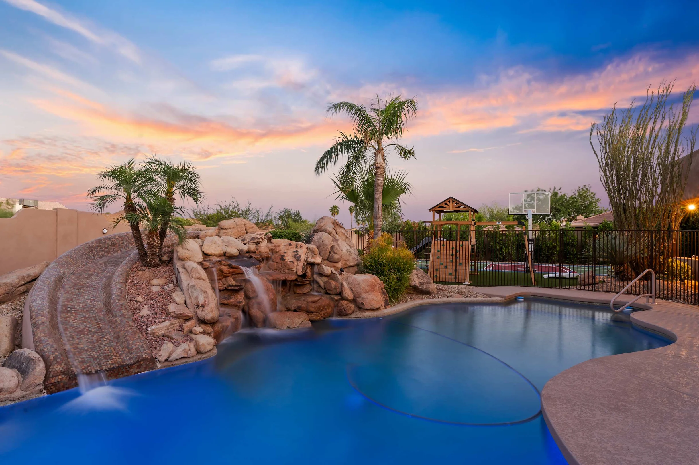 Home in Phoenix property photo 4