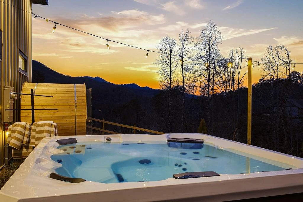 Luxury Cabin, Mtn Views, Hot Tub, Sauna, FirePit property photo 3