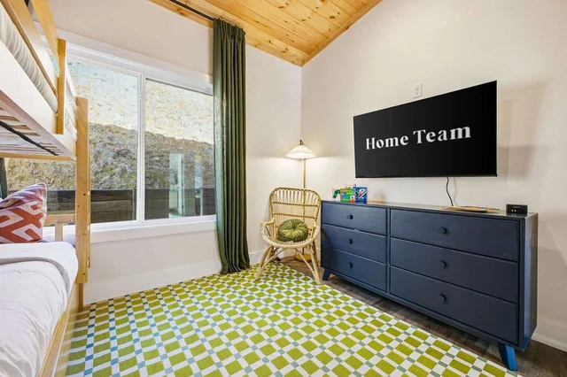 Bedroom image 1