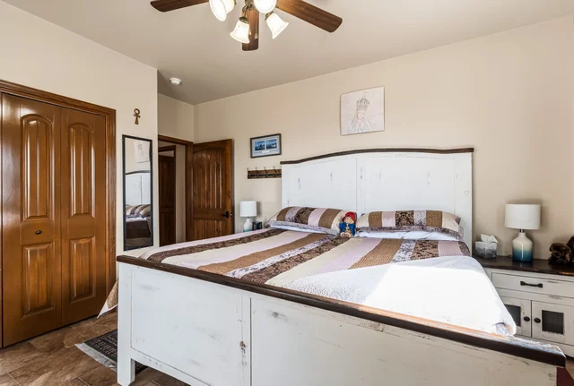 Bedroom image 1
