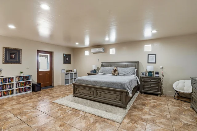 Bedroom image 1