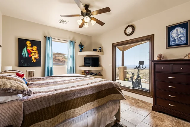 Bedroom image 1
