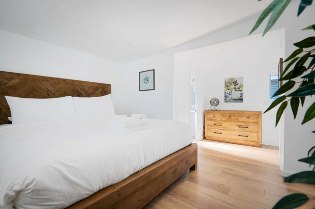 Bedroom image 1