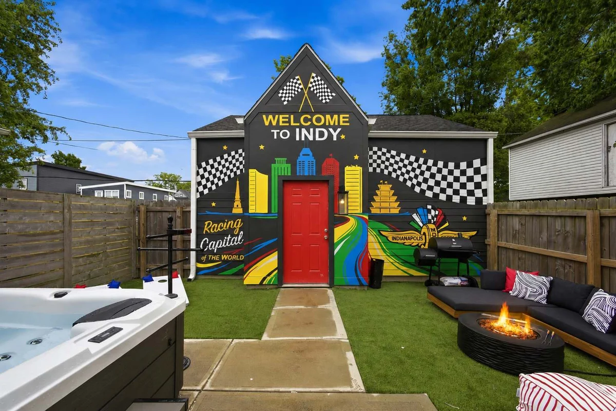 Home in Indianapolis property photo 2