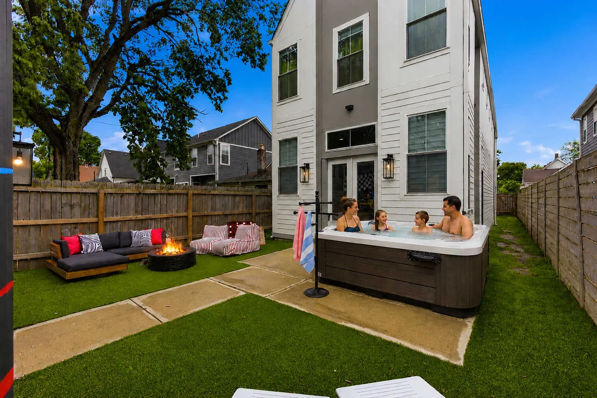 Home in Indianapolis property photo 3