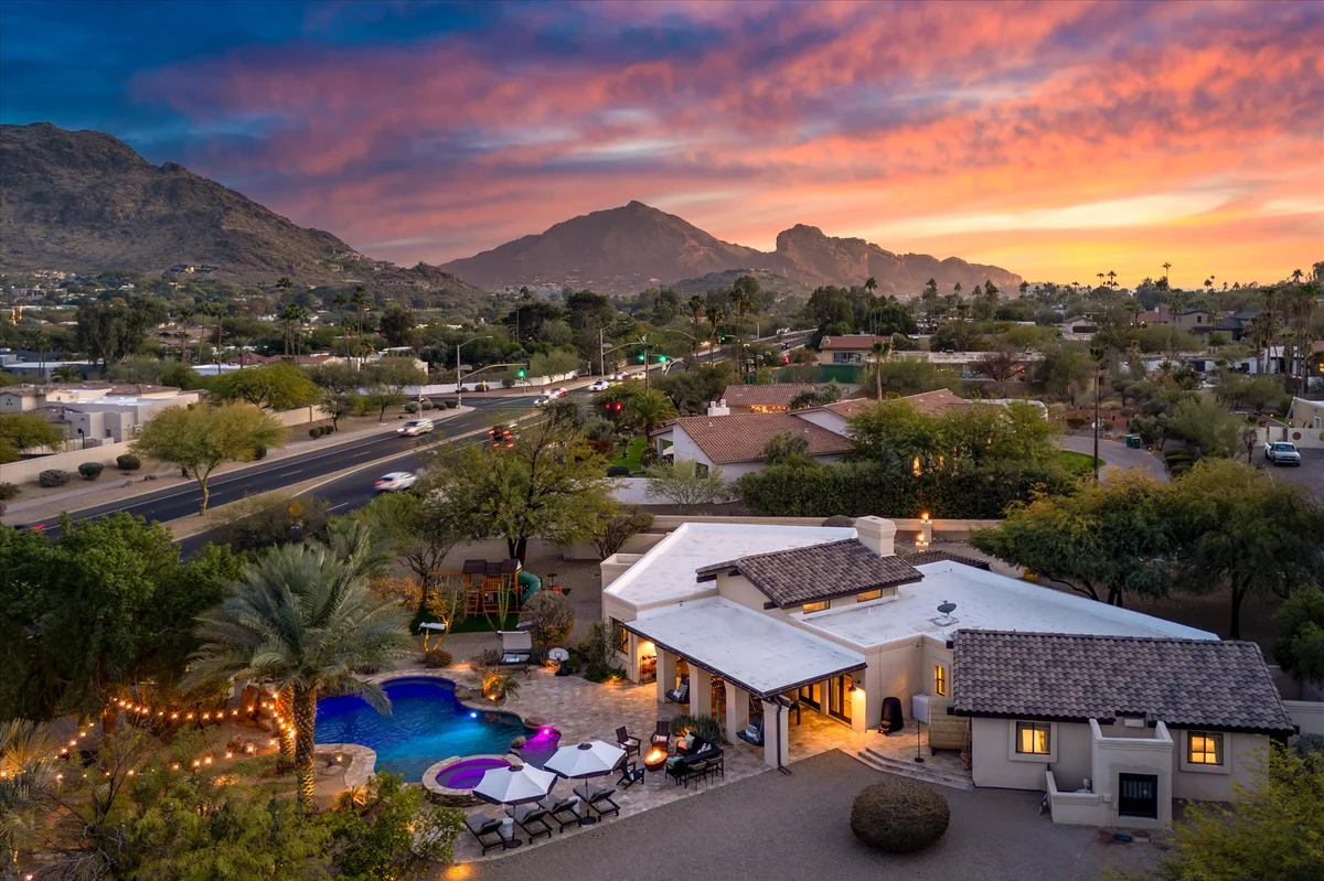 Home in Paradise Valley property photo 4
