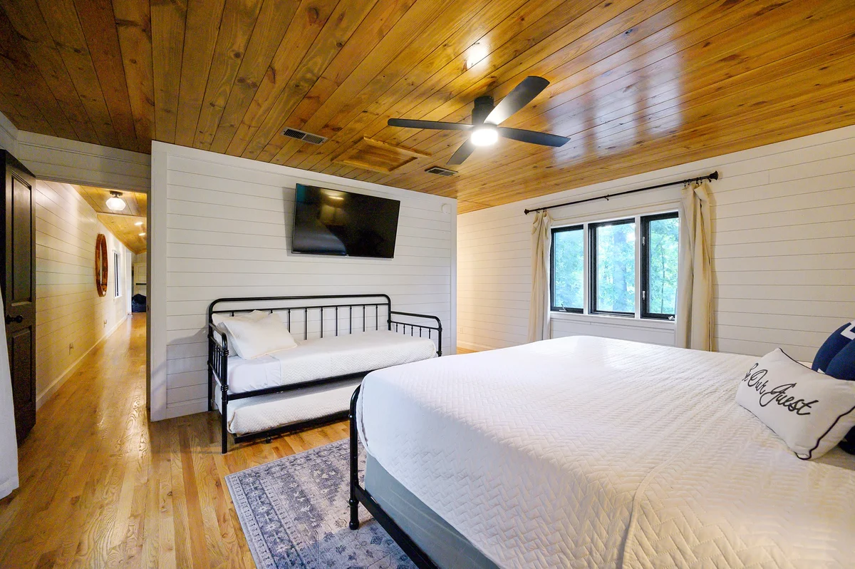 Bedroom image 1