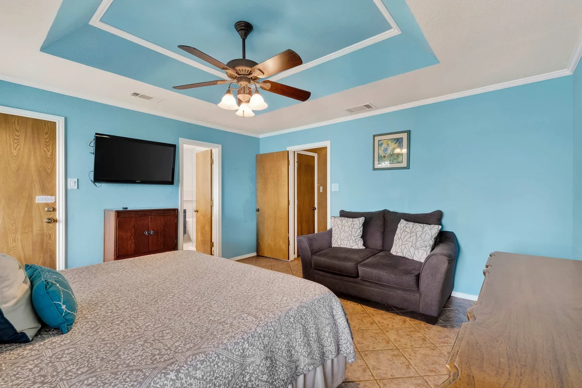 Bedroom image 1