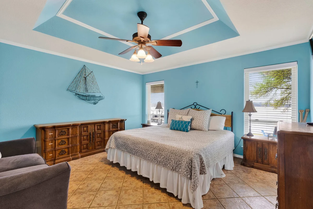 Bedroom image 1