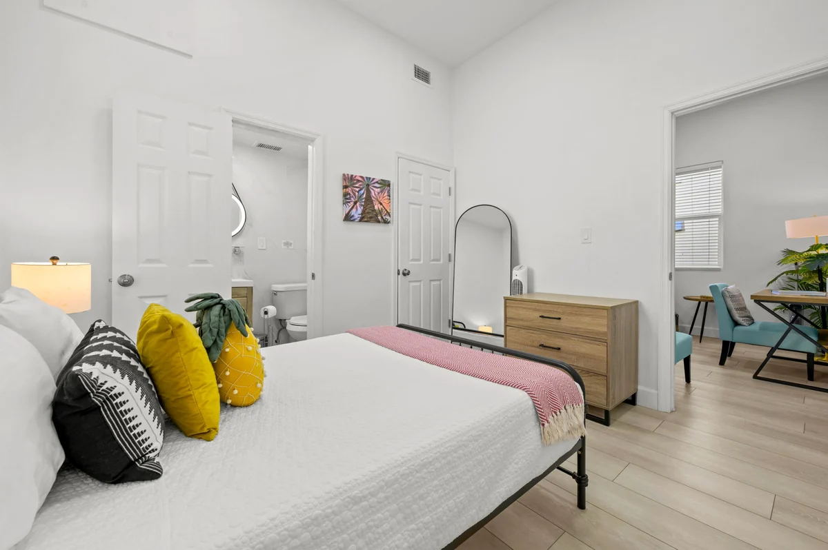 Bedroom image 1