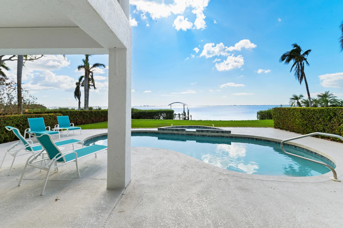 Home in Longboat Key property photo 4