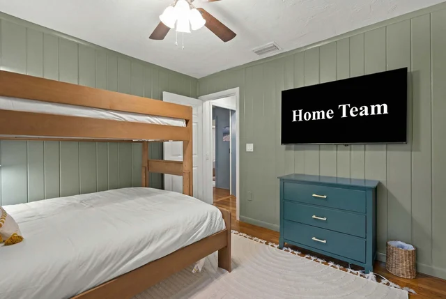 Bedroom image 1