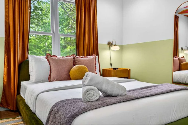 Bedroom image 1