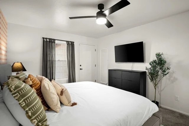 Bedroom image 1