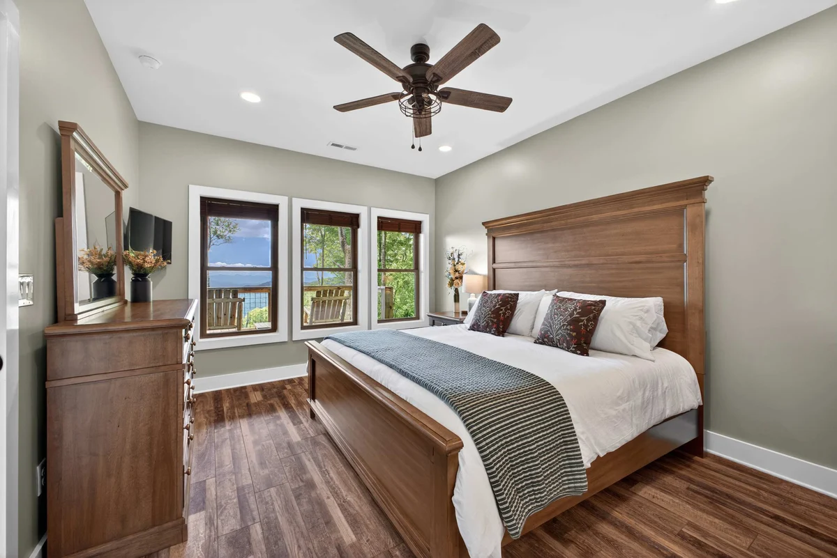 Bedroom image 1