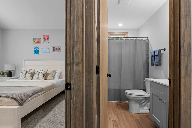 Bedroom image 1