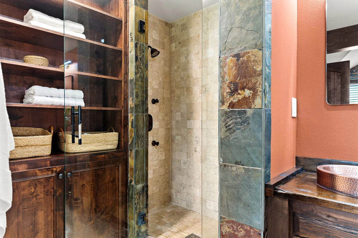 Bathroom image 1