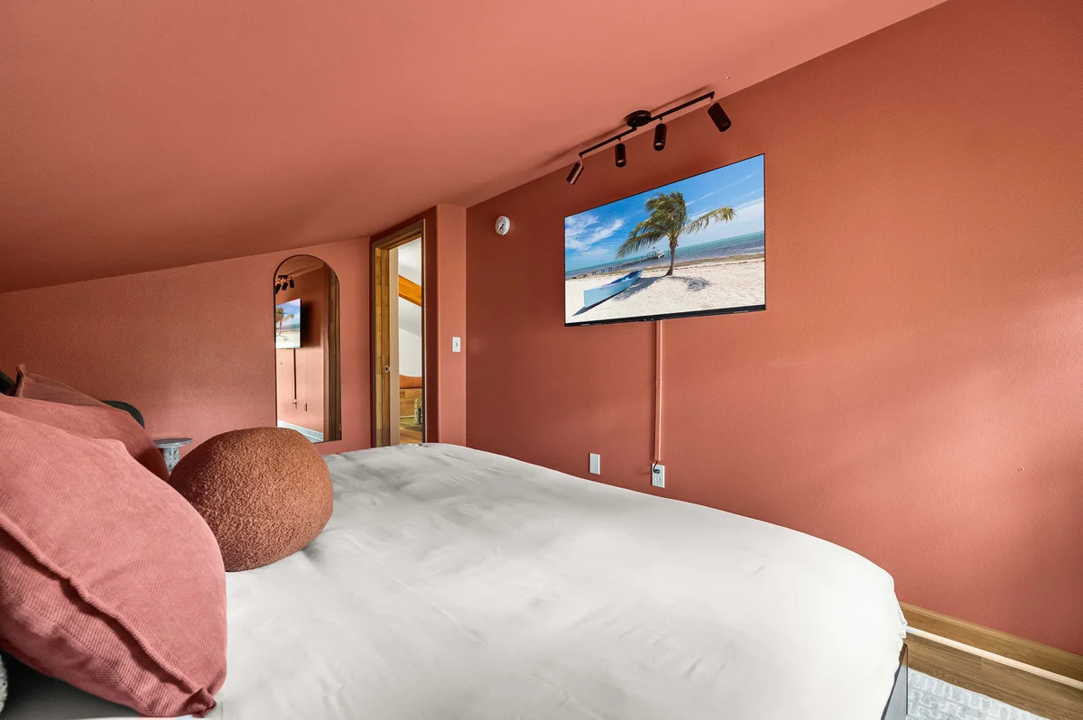 Bedroom image 1